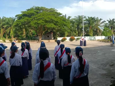 Upacara Bendera Hari Senin